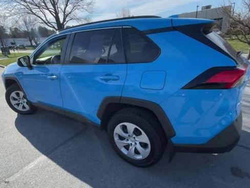 Used 2019 Toyota RAV4 LE w/ Carpet Mat Package AWD/4WD image 4