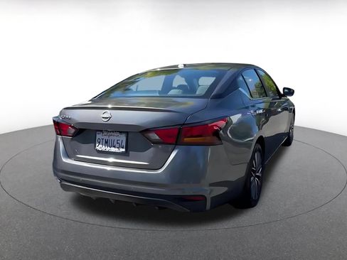 Used 2025 Nissan Altima 2.5 SV FWD image 14