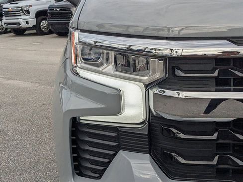 Used 2024 Chevrolet Silverado 1500 LT image 9