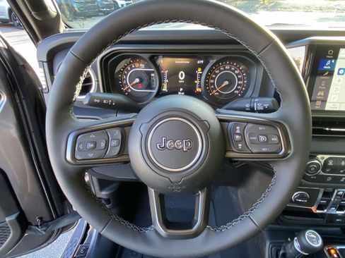 New 2025 Jeep Gladiator Sport image 20