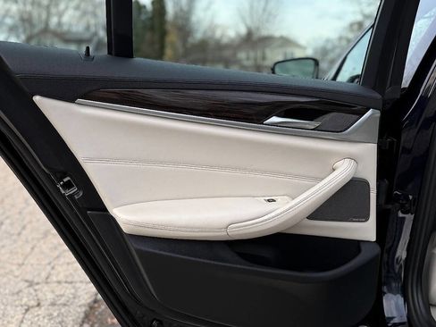 Used 2020 BMW 540i xDrive w/ M Sport Package image 19