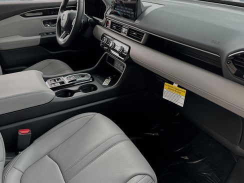 New 2025 Honda Pilot EX-L image 24