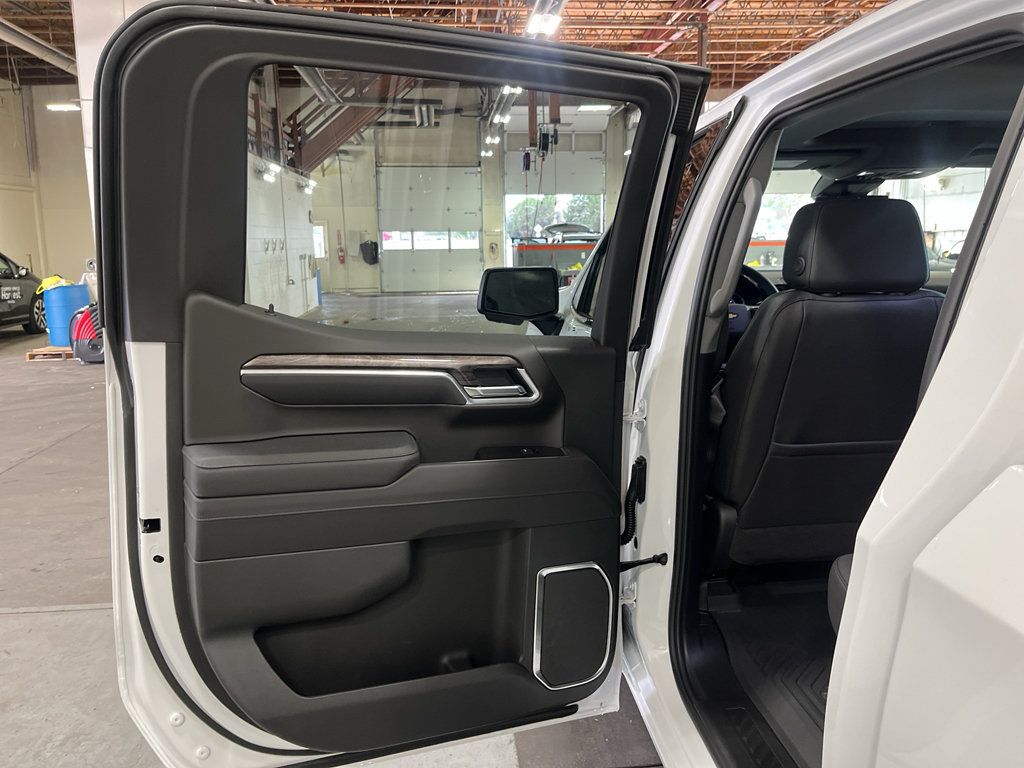Certified 2026 Chevrolet Silverado 1500 LTZ w/ Technology Package AWD/4WD image 32