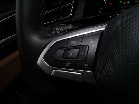 Certified 2025 Volkswagen Atlas Cross Sport SEL R-Line image 28