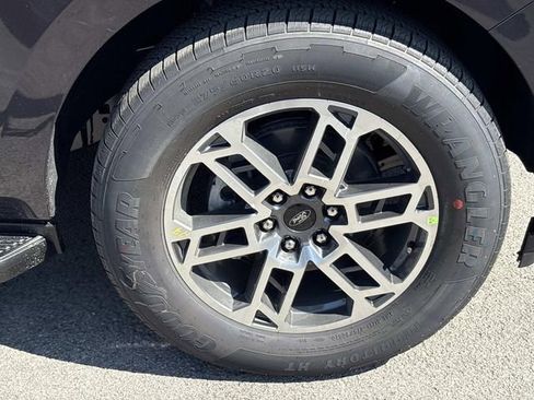 New 2026 Ford Expedition Active RWD image 9