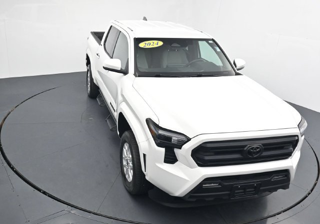 Used 2024 Toyota Tacoma SR5 AWD/4WD image 27
