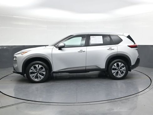 Used 2023 Nissan Rogue SV image 8