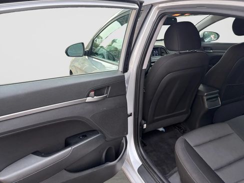 Used 2018 Hyundai Elantra Value Edition FWD image 14