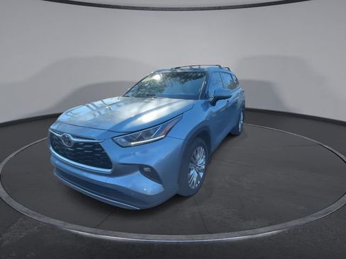 Used 2024 Toyota Highlander Platinum image 7