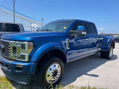 Used 2022 Ford F450 Limited w/ FX4 Off-Road Package AWD/4WD image 3