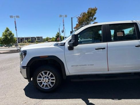 Used 2024 GMC Sierra 2500 Pro AWD/4WD image 17
