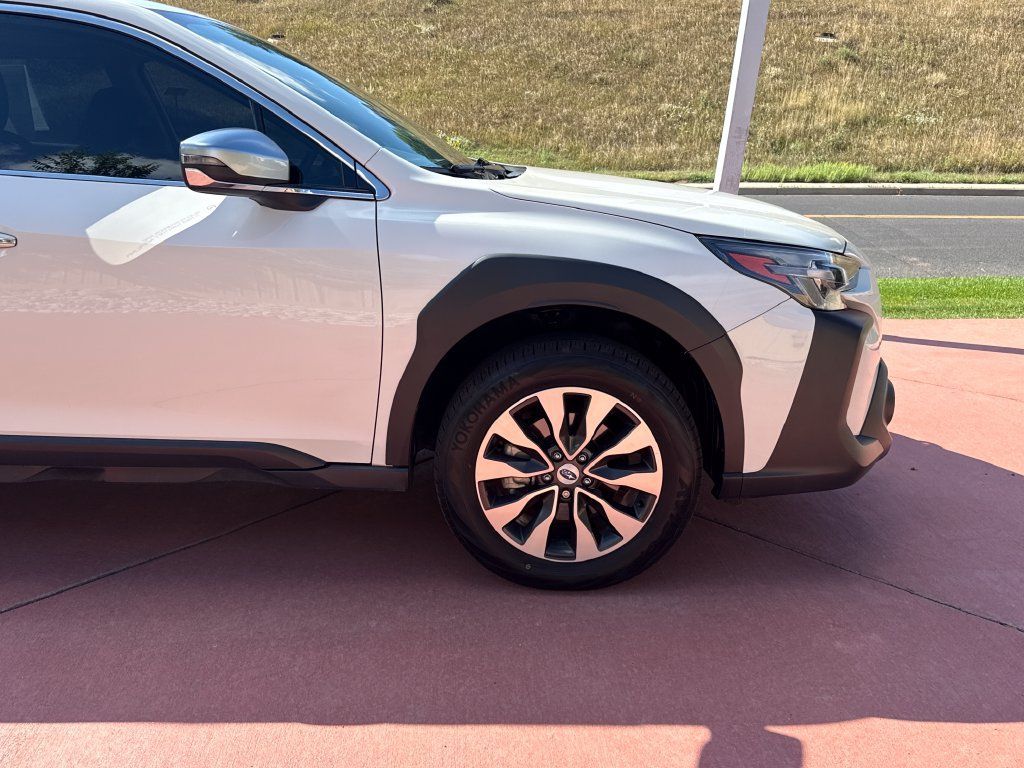 Used 2025 Subaru Outback Touring XT AWD/4WD image 32