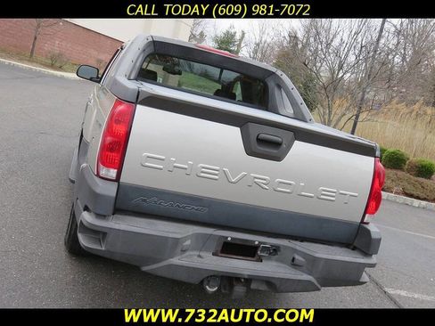 Used 2004 Chevrolet Avalanche 4x4 image 18