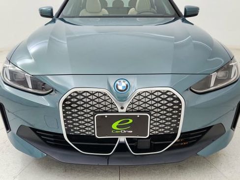 Used 2025 BMW i4 eDrive40 w/ Premium Package image 8