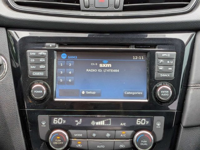 Used 2017 Nissan Rogue SL w/ SL Premium Package FWD image 18