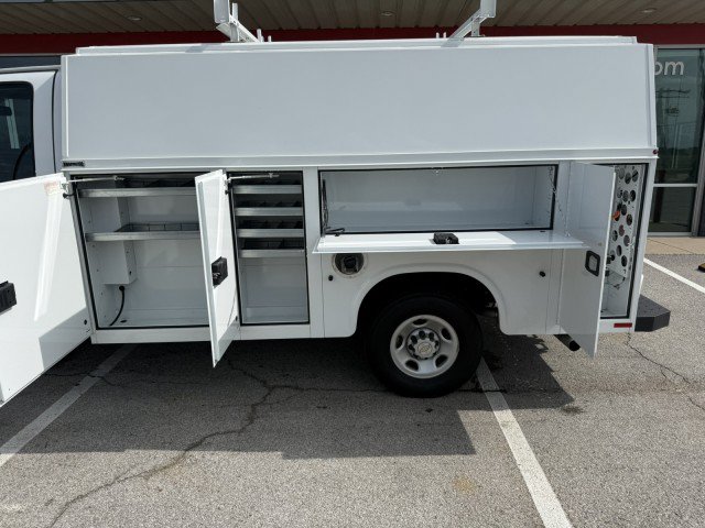 Used 2024 Chevrolet Express 3500 w/ Power Convenience Package RWD image 14