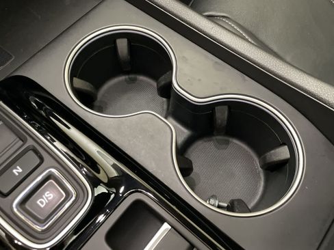 Used 2023 Honda Pilot Touring image 11