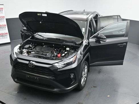 Used 2023 Toyota RAV4 XLE Premium image 40
