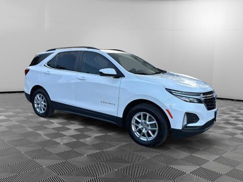 Used 2022 Chevrolet Equinox LT image 2