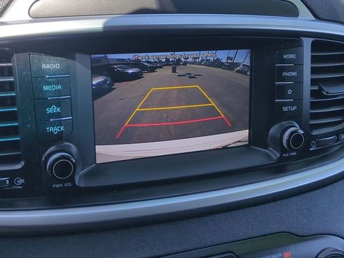 Used 2020 Kia Sorento EX FWD image 17