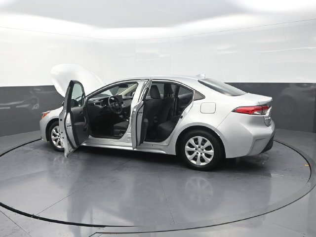 Used 2024 Toyota Corolla LE FWD image 43
