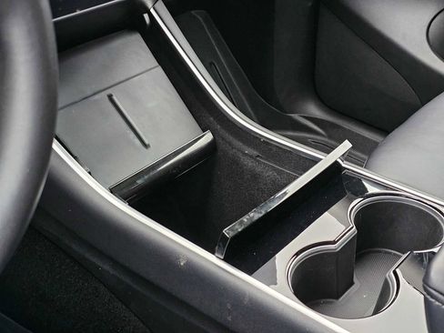 Used 2020 Tesla Model Y Long Range image 33