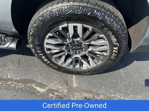 Certified 2025 Chevrolet Suburban Z71 AWD/4WD image 38