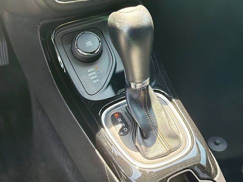 Used 2019 Jeep Compass Limited w/ Advanced Safety Group AWD/4WD image 17