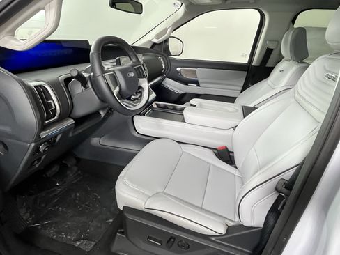 New 2025 Ford Expedition Max Platinum w/ Platinum Ultimate Package image 9