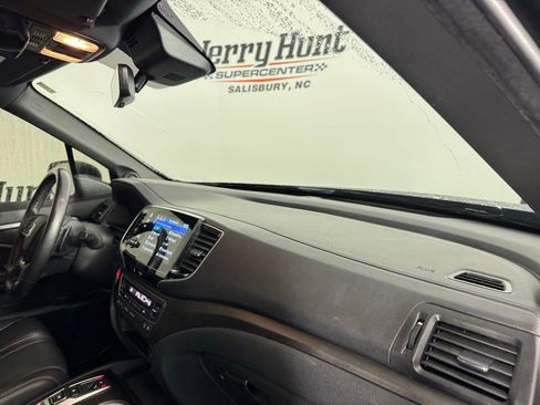 Used 2023 Honda Passport TrailSport image 27