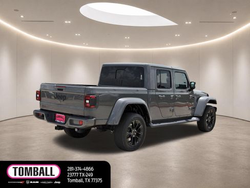 Used 2023 Jeep Gladiator Overland AWD/4WD image 7