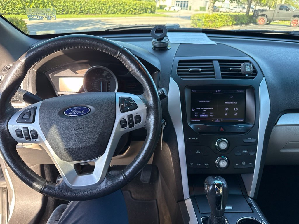 Used 2013 Ford Explorer XLT AWD/4WD image 4