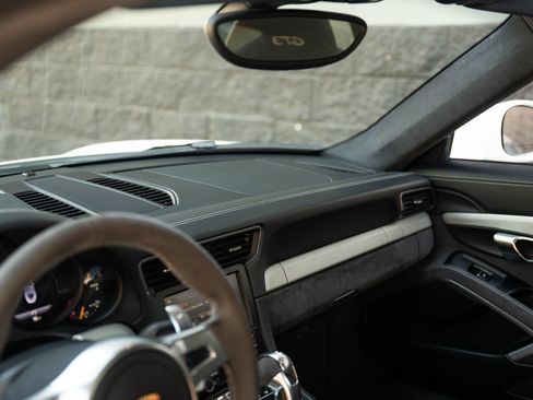 Used 2015 Porsche 911 GT3 RWD image 65