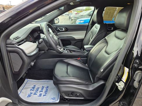 Used 2024 Jeep Compass Limited image 15