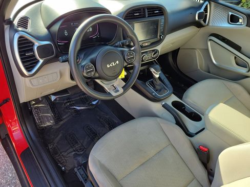 Used 2023 Kia Soul LX image 20