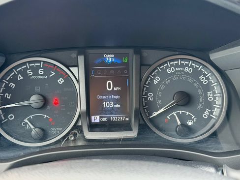 Used 2021 Toyota Tacoma TRD Sport w/ TRD Premium Sport Package AWD/4WD image 10