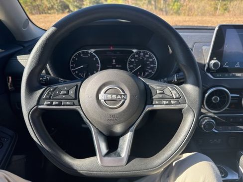 Used 2024 Nissan Sentra SV image 19