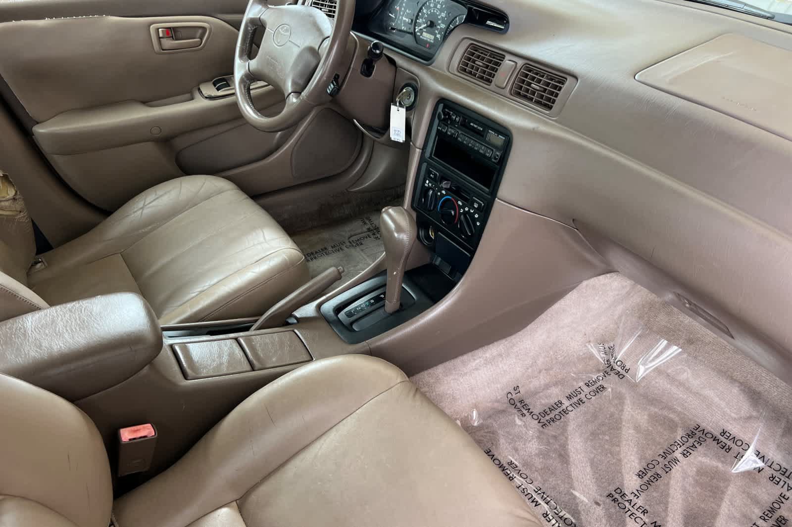 Used 1997 Toyota Camry LE w/ Leather Trim Pkg FWD image 16