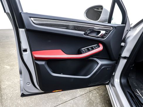 Used 2023 Porsche Macan GTS image 22