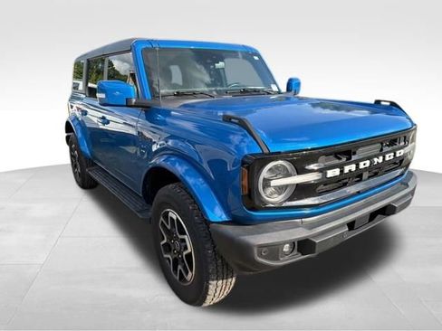 Used 2022 Ford Bronco Outer Banks AWD/4WD image 2