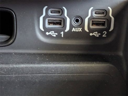 Used 2020 RAM 1500 Laramie image 23