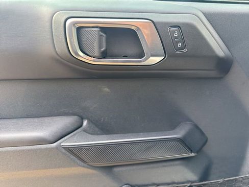 Used 2025 Ford Bronco Outer Banks image 19