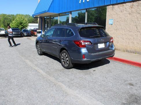 Used 2017 Subaru Outback 2.5i Limited AWD/4WD image 3