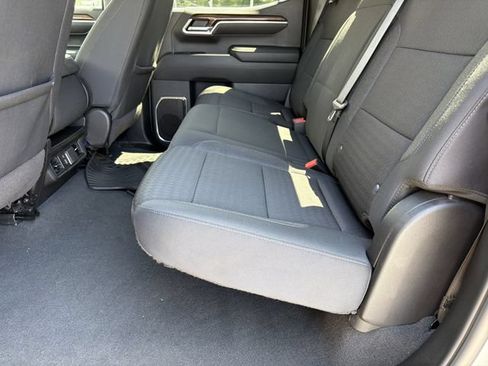 Used 2025 Chevrolet Silverado 1500 LT AWD/4WD image 31