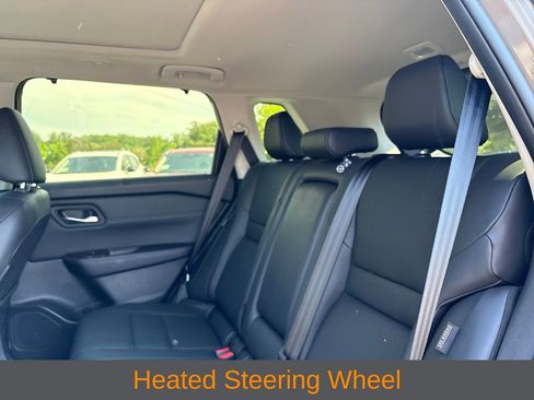 Used 2025 Nissan Rogue SV w/ SV Premium Package FWD image 20