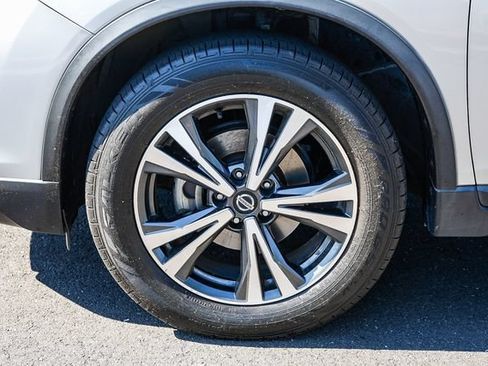 Used 2018 Nissan Rogue SL FWD image 11