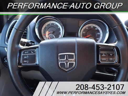 Used 2017 Dodge Grand Caravan SXT image 17