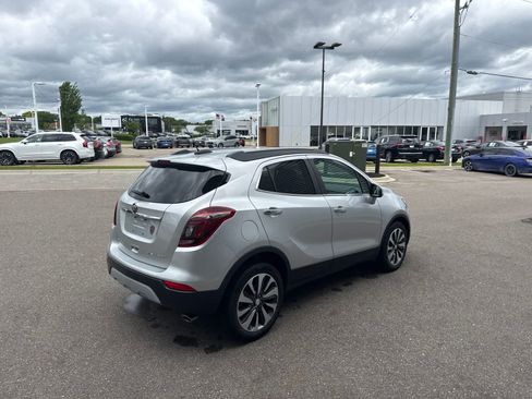Used 2018 Buick Encore Essence FWD image 5