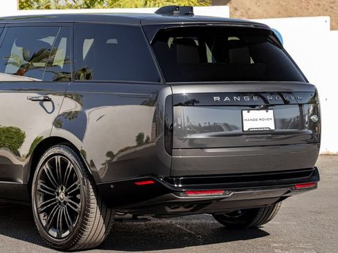 Used 2023 Land Rover Range Rover Long Wheelbase SE AWD/4WD image 10