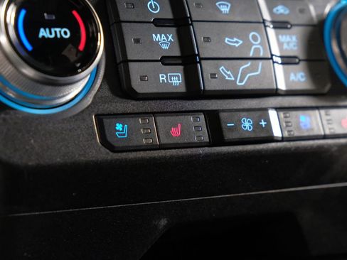 Used 2021 Ford F250 Platinum w/ FX4 Off-Road Package image 25